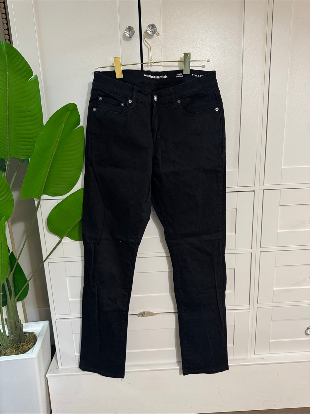 Amazon Essentials Men Slim Straight Jeans - Black